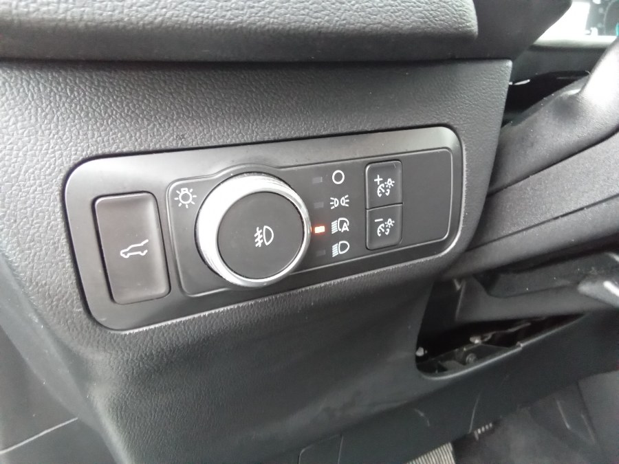 2021 Ford Escape SEL FWD, available for sale in Irvington, New Jersey | NJ Used Cars Center. Irvington, New Jersey 2021 Ford Escape SEL FWD, available for sale in Irvington, New Jersey | NJ Used Cars Center. Irvington, New Jersey