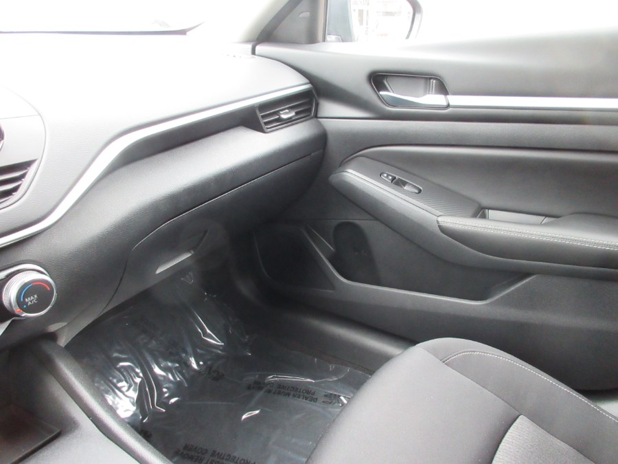 2022 Nissan Altima 2.5 SV Sedan, available for sale in Linden, New Jersey | Route 27 Auto Mall. Linden, New Jersey 2022 Nissan Altima 2.5 SV Sedan, available for sale in Linden, New Jersey | Route 27 Auto Mall. Linden, New Jersey