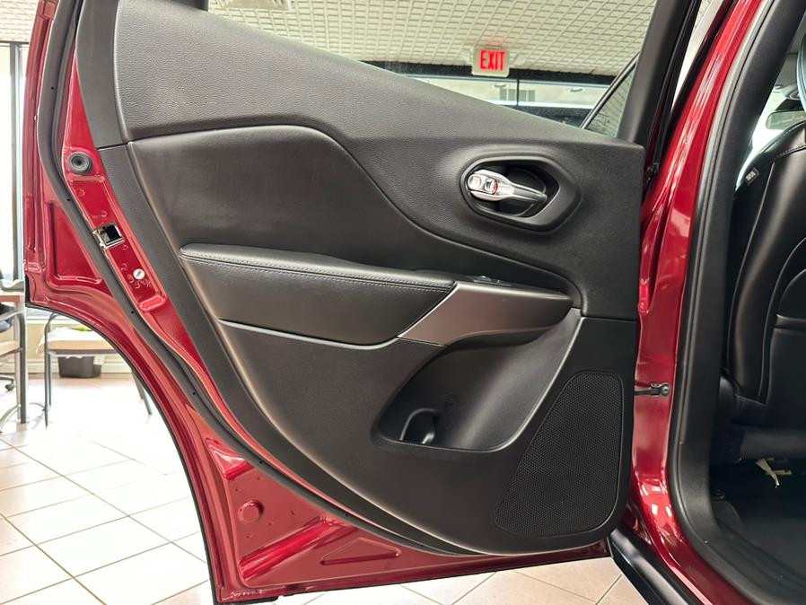2019 Jeep Cherokee Latitude Plus 4x4, available for sale in Massapequa Park, New York | Power Motors East. Massapequa Park, New York 2019 Jeep Cherokee Latitude Plus 4x4, available for sale in Massapequa Park, New York | Power Motors East. Massapequa Park, New York