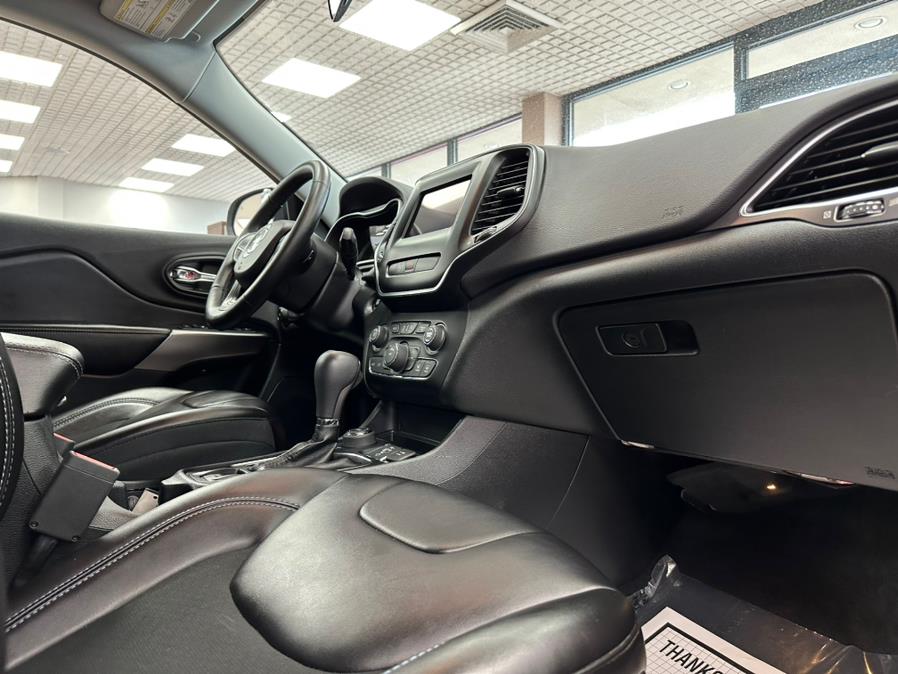 2019 Jeep Cherokee Latitude Plus 4x4, available for sale in Massapequa Park, New York | Power Motors East. Massapequa Park, New York 2019 Jeep Cherokee Latitude Plus 4x4, available for sale in Massapequa Park, New York | Power Motors East. Massapequa Park, New York