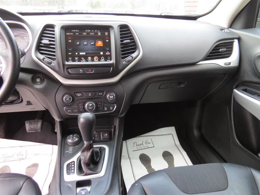 2018 Jeep Cherokee Trailhawk 4x4 4dr SUV, available for sale in Auburn, Maine | Lake City Exports Inc. Auburn, Maine 2018 Jeep Cherokee Trailhawk 4x4 4dr SUV, available for sale in Auburn, Maine | Lake City Exports Inc. Auburn, Maine