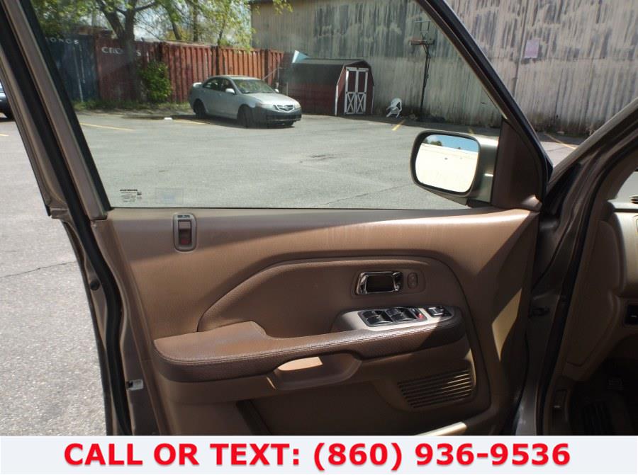 2004 Honda Pilot 4WD EX Auto w/Leather/Nav, available for sale in Hartford, Connecticut | Lee Motors Sales Inc. Hartford, Connecticut 2004 Honda Pilot 4WD EX Auto w/Leather/Nav, available for sale in Hartford, Connecticut | Lee Motors Sales Inc. Hartford, Connecticut