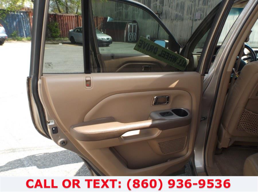 2004 Honda Pilot 4WD EX Auto w/Leather/Nav, available for sale in Hartford, Connecticut | Lee Motors Sales Inc. Hartford, Connecticut 2004 Honda Pilot 4WD EX Auto w/Leather/Nav, available for sale in Hartford, Connecticut | Lee Motors Sales Inc. Hartford, Connecticut