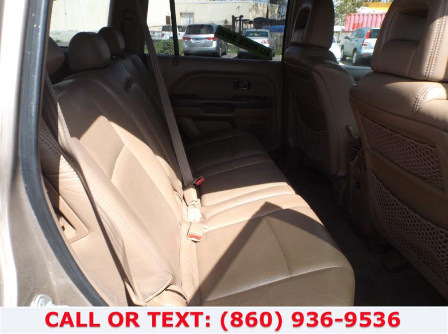 2004 Honda Pilot 4WD EX Auto w/Leather/Nav, available for sale in Hartford, Connecticut | Lee Motors Sales Inc. Hartford, Connecticut 2004 Honda Pilot 4WD EX Auto w/Leather/Nav, available for sale in Hartford, Connecticut | Lee Motors Sales Inc. Hartford, Connecticut