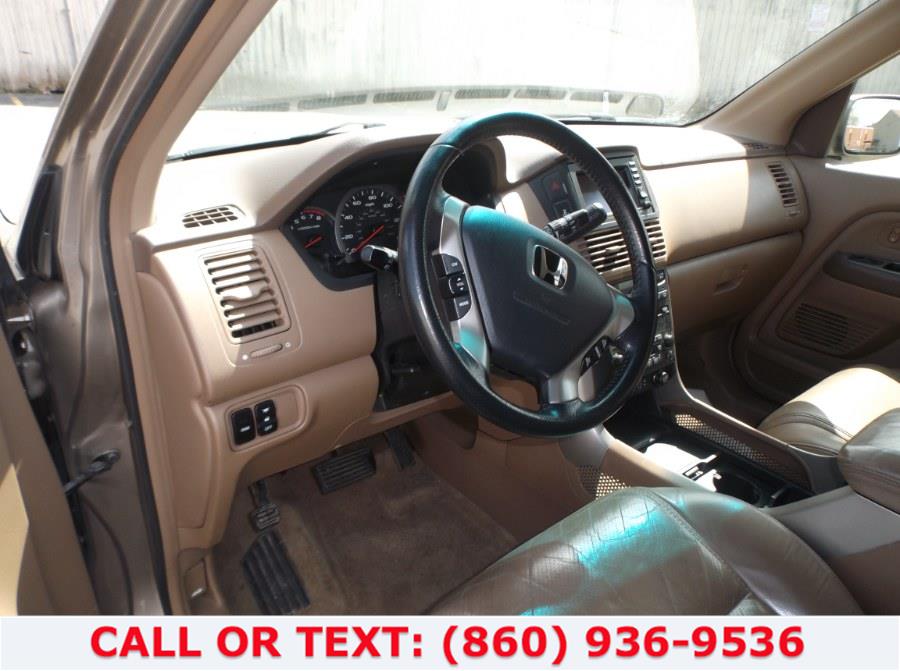 2004 Honda Pilot 4WD EX Auto w/Leather/Nav, available for sale in Hartford, Connecticut | Lee Motors Sales Inc. Hartford, Connecticut 2004 Honda Pilot 4WD EX Auto w/Leather/Nav, available for sale in Hartford, Connecticut | Lee Motors Sales Inc. Hartford, Connecticut
