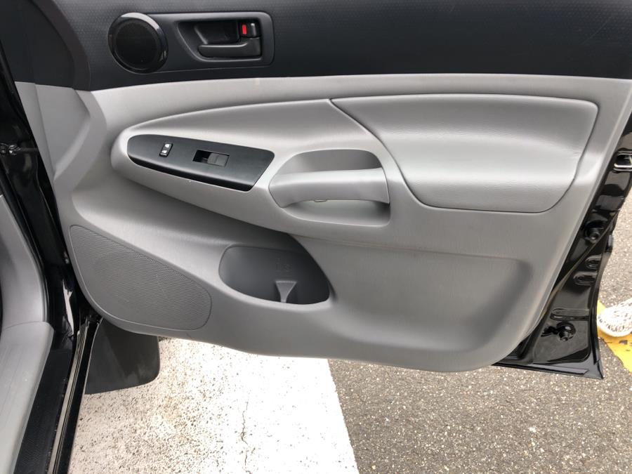 2015 Toyota Tacoma 4WD Access Cab AT, available for sale in Waterbury, Connecticut | National Auto Brokers, Inc.. Waterbury, Connecticut 2015 Toyota Tacoma 4WD Access Cab AT, available for sale in Waterbury, Connecticut | National Auto Brokers, Inc.. Waterbury, Connecticut
