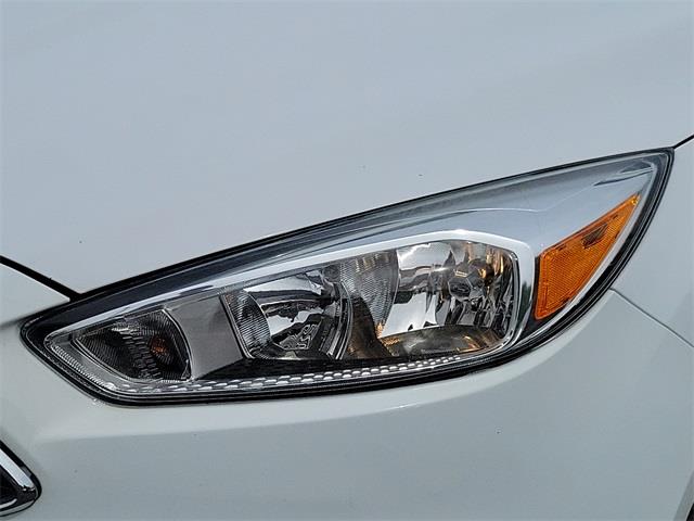2015 Ford Focus SE, available for sale in Stratford, Connecticut | Wiz Leasing Inc. Stratford, Connecticut 2015 Ford Focus SE, available for sale in Stratford, Connecticut | Wiz Leasing Inc. Stratford, Connecticut