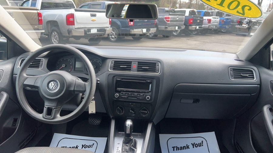 2014 Volkswagen Jetta Sedan 4dr Auto S, available for sale in Waterbury, Connecticut | West End Automotive Center. Waterbury, Connecticut 2014 Volkswagen Jetta Sedan 4dr Auto S, available for sale in Waterbury, Connecticut | West End Automotive Center. Waterbury, Connecticut