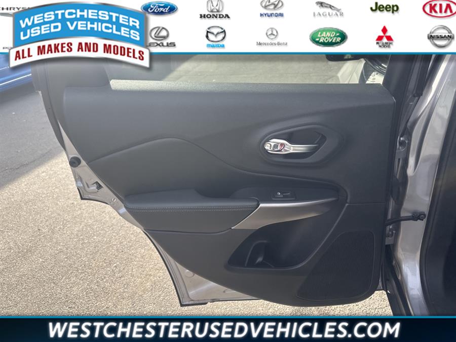 2021 Jeep Cherokee Limited, available for sale in White Plains, New York | Westchester Used Vehicles. White Plains, New York 2021 Jeep Cherokee Limited, available for sale in White Plains, New York | Westchester Used Vehicles. White Plains, New York