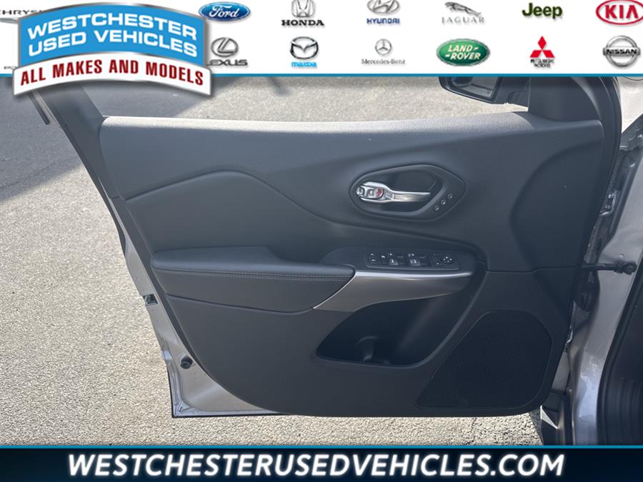 2021 Jeep Cherokee Limited, available for sale in White Plains, New York | Westchester Used Vehicles. White Plains, New York 2021 Jeep Cherokee Limited, available for sale in White Plains, New York | Westchester Used Vehicles. White Plains, New York