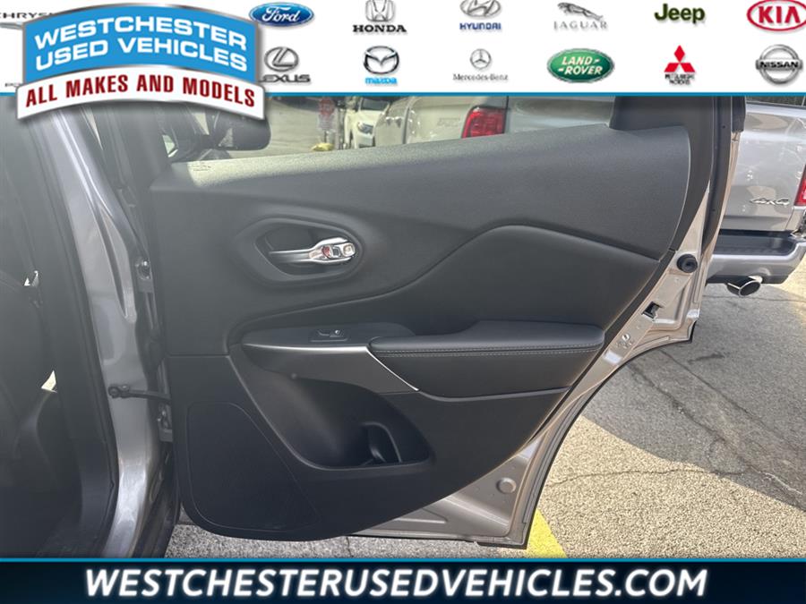 2021 Jeep Cherokee Limited, available for sale in White Plains, New York | Westchester Used Vehicles. White Plains, New York 2021 Jeep Cherokee Limited, available for sale in White Plains, New York | Westchester Used Vehicles. White Plains, New York