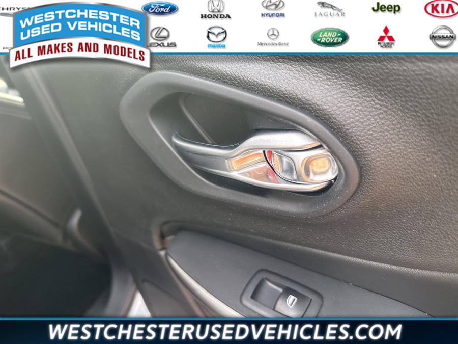 2021 Jeep Cherokee Limited, available for sale in White Plains, New York | Westchester Used Vehicles. White Plains, New York 2021 Jeep Cherokee Limited, available for sale in White Plains, New York | Westchester Used Vehicles. White Plains, New York