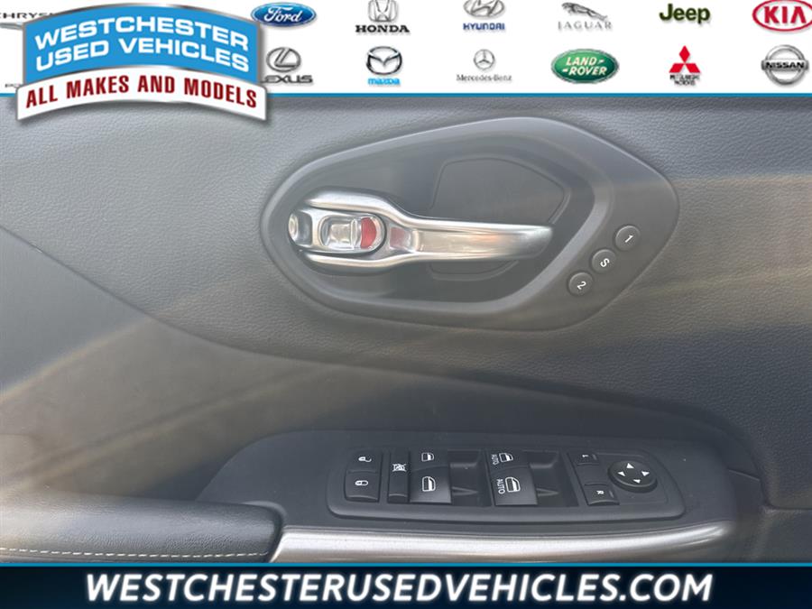 2021 Jeep Cherokee Limited, available for sale in White Plains, New York | Westchester Used Vehicles. White Plains, New York 2021 Jeep Cherokee Limited, available for sale in White Plains, New York | Westchester Used Vehicles. White Plains, New York