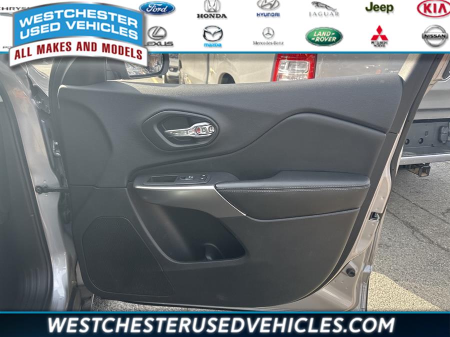 2021 Jeep Cherokee Limited, available for sale in White Plains, New York | Westchester Used Vehicles. White Plains, New York 2021 Jeep Cherokee Limited, available for sale in White Plains, New York | Westchester Used Vehicles. White Plains, New York