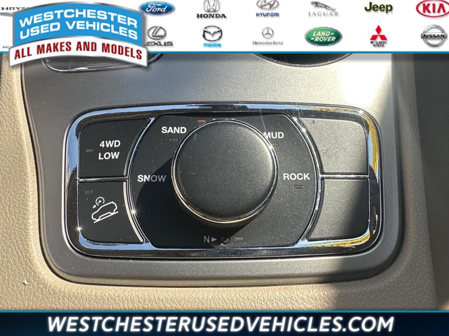 2020 Jeep Grand Cherokee Limited, available for sale in White Plains, New York | Westchester Used Vehicles. White Plains, New York 2020 Jeep Grand Cherokee Limited, available for sale in White Plains, New York | Westchester Used Vehicles. White Plains, New York