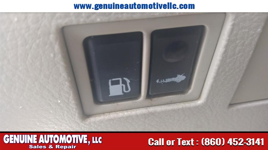 2005 Toyota Avalon 4dr Sdn XLS, available for sale in East Hartford, Connecticut | Genuine Automotive LLC. East Hartford, Connecticut 2005 Toyota Avalon 4dr Sdn XLS, available for sale in East Hartford, Connecticut | Genuine Automotive LLC. East Hartford, Connecticut