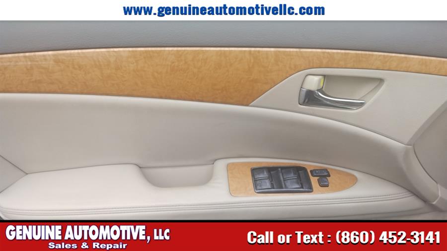 2005 Toyota Avalon 4dr Sdn XLS, available for sale in East Hartford, Connecticut | Genuine Automotive LLC. East Hartford, Connecticut 2005 Toyota Avalon 4dr Sdn XLS, available for sale in East Hartford, Connecticut | Genuine Automotive LLC. East Hartford, Connecticut