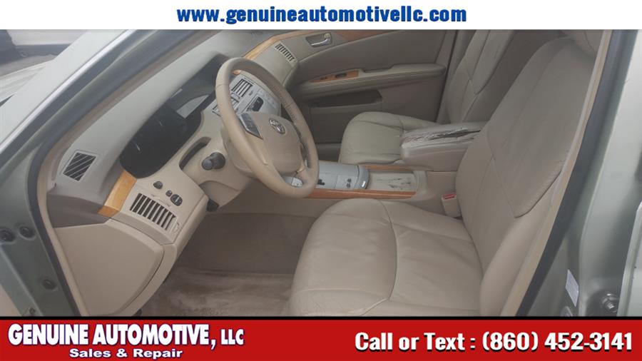 2005 Toyota Avalon 4dr Sdn XLS, available for sale in East Hartford, Connecticut | Genuine Automotive LLC. East Hartford, Connecticut 2005 Toyota Avalon 4dr Sdn XLS, available for sale in East Hartford, Connecticut | Genuine Automotive LLC. East Hartford, Connecticut