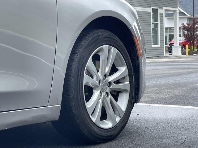 2015 Chrysler 200 Limited, available for sale in Brookfield, Connecticut | Blasius Federal Road. Brookfield, Connecticut 2015 Chrysler 200 Limited, available for sale in Brookfield, Connecticut | Blasius Federal Road. Brookfield, Connecticut