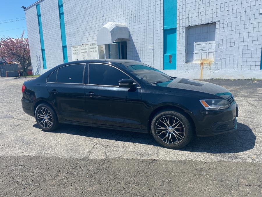 2014 Volkswagen Jetta Sedan 4dr Auto SE PZEV, available for sale in Milford, Connecticut | Dealertown Auto Wholesalers. Milford, Connecticut 2014 Volkswagen Jetta Sedan 4dr Auto SE PZEV, available for sale in Milford, Connecticut | Dealertown Auto Wholesalers. Milford, Connecticut