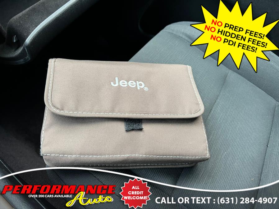 2017 Jeep Grand Cherokee Laredo 4x4, available for sale in Bohemia, New York | Performance Auto Inc. Bohemia, New York 2017 Jeep Grand Cherokee Laredo 4x4, available for sale in Bohemia, New York | Performance Auto Inc. Bohemia, New York