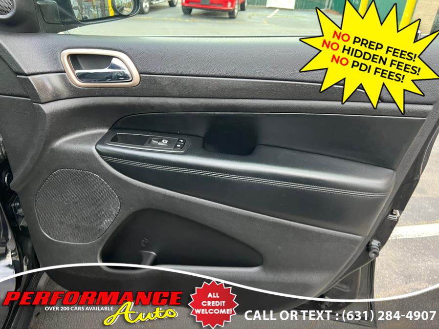 2017 Jeep Grand Cherokee Laredo 4x4, available for sale in Bohemia, New York | Performance Auto Inc. Bohemia, New York 2017 Jeep Grand Cherokee Laredo 4x4, available for sale in Bohemia, New York | Performance Auto Inc. Bohemia, New York