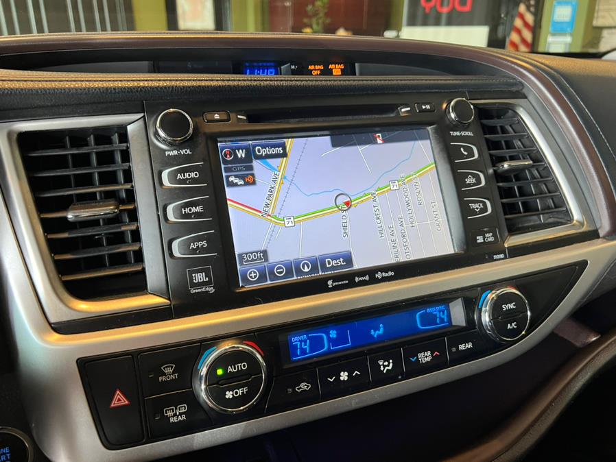2018 Toyota Highlander Limited Platinum V6 AWD (Natl), available for sale in West Hartford, Connecticut | AutoMax. West Hartford, Connecticut 2018 Toyota Highlander Limited Platinum V6 AWD (Natl), available for sale in West Hartford, Connecticut | AutoMax. West Hartford, Connecticut