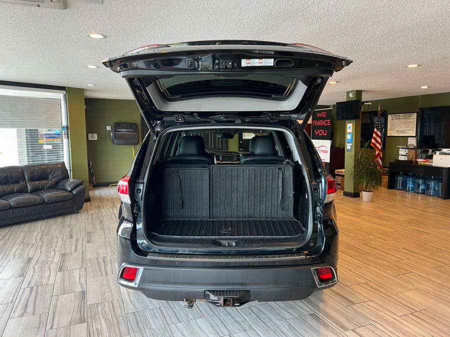 2018 Toyota Highlander Limited Platinum V6 AWD (Natl), available for sale in West Hartford, Connecticut | AutoMax. West Hartford, Connecticut 2018 Toyota Highlander Limited Platinum V6 AWD (Natl), available for sale in West Hartford, Connecticut | AutoMax. West Hartford, Connecticut