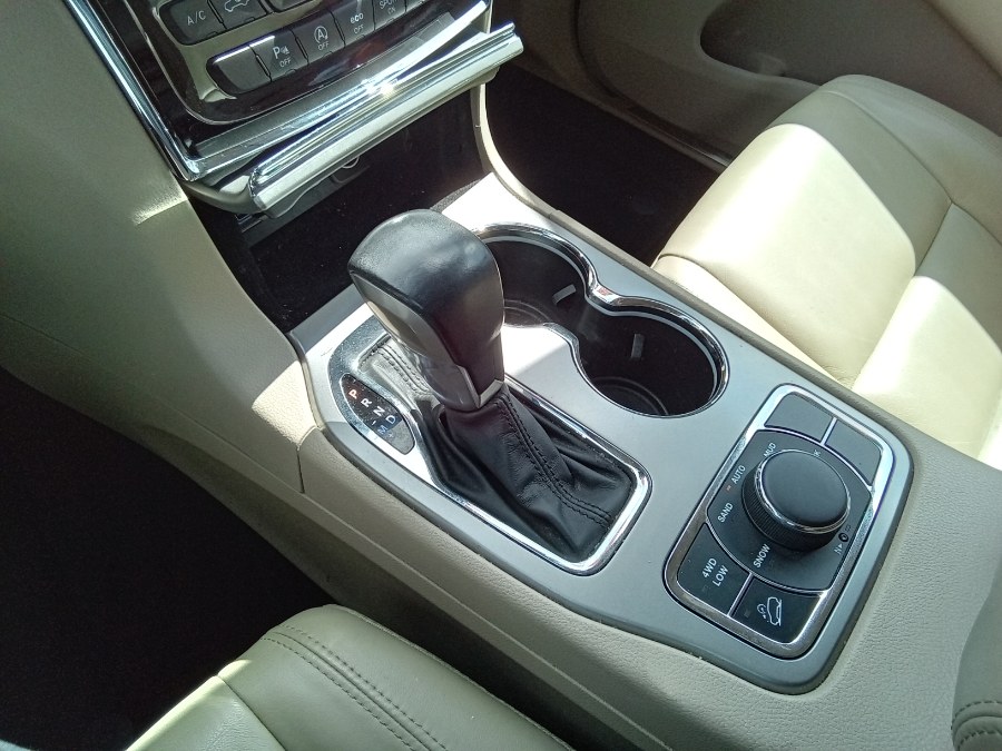 2020 Jeep Grand Cherokee Limited 4x4, available for sale in Irvington, New Jersey | NJ Used Cars Center. Irvington, New Jersey 2020 Jeep Grand Cherokee Limited 4x4, available for sale in Irvington, New Jersey | NJ Used Cars Center. Irvington, New Jersey