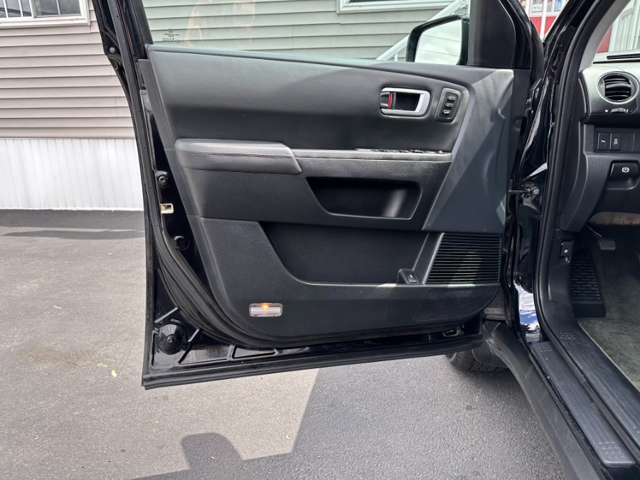 2015 Honda Pilot 4WD 4dr Touring w/RES & Navi, available for sale in Paterson, New Jersey | DZ Automall. Paterson, New Jersey 2015 Honda Pilot 4WD 4dr Touring w/RES & Navi, available for sale in Paterson, New Jersey | DZ Automall. Paterson, New Jersey