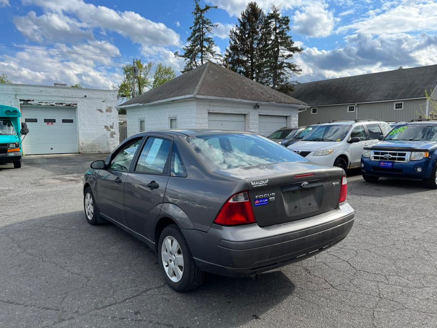 2006 Ford Focus 4dr Sdn ZX4 SE, available for sale in East Windsor, Connecticut | CT Car Co LLC. East Windsor, Connecticut 2006 Ford Focus 4dr Sdn ZX4 SE, available for sale in East Windsor, Connecticut | CT Car Co LLC. East Windsor, Connecticut
