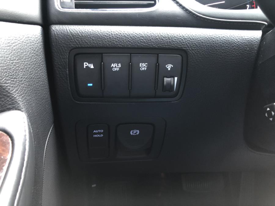 2010 Hyundai Genesis 4dr Sdn 3.8L V6, available for sale in Waterbury, Connecticut | National Auto Brokers, Inc.. Waterbury, Connecticut 2010 Hyundai Genesis 4dr Sdn 3.8L V6, available for sale in Waterbury, Connecticut | National Auto Brokers, Inc.. Waterbury, Connecticut