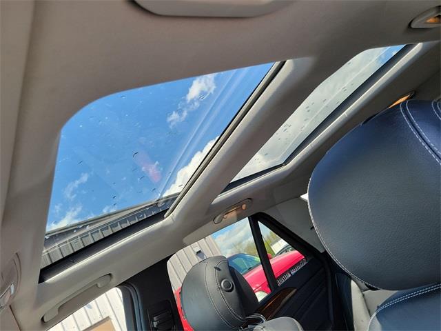 2014 Mercedes-benz M-class ML 550, available for sale in Stratford, Connecticut | Wiz Leasing Inc. Stratford, Connecticut 2014 Mercedes-benz M-class ML 550, available for sale in Stratford, Connecticut | Wiz Leasing Inc. Stratford, Connecticut