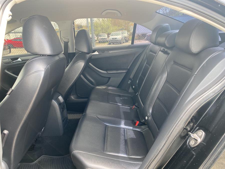 2014 Volkswagen Jetta Sedan 4dr Auto SE PZEV, available for sale in Milford, Connecticut | Dealertown Auto Wholesalers. Milford, Connecticut 2014 Volkswagen Jetta Sedan 4dr Auto SE PZEV, available for sale in Milford, Connecticut | Dealertown Auto Wholesalers. Milford, Connecticut