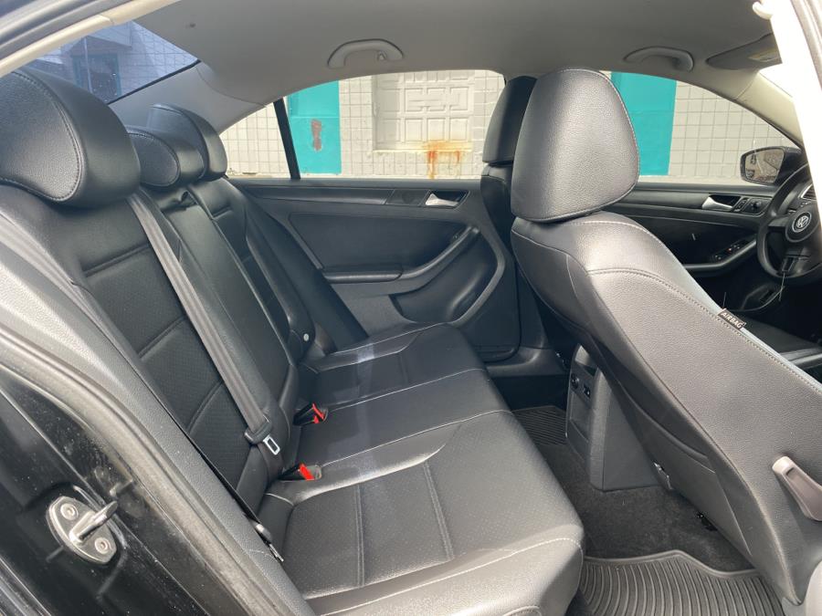 2014 Volkswagen Jetta Sedan 4dr Auto SE PZEV, available for sale in Milford, Connecticut | Dealertown Auto Wholesalers. Milford, Connecticut 2014 Volkswagen Jetta Sedan 4dr Auto SE PZEV, available for sale in Milford, Connecticut | Dealertown Auto Wholesalers. Milford, Connecticut