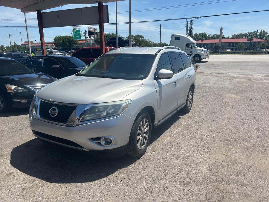 2015 Nissan Pathfinder 2WD 4dr S *Ltd Avail*, available for sale in Kissimmee, Florida | Central florida Auto Trader. Kissimmee, Florida