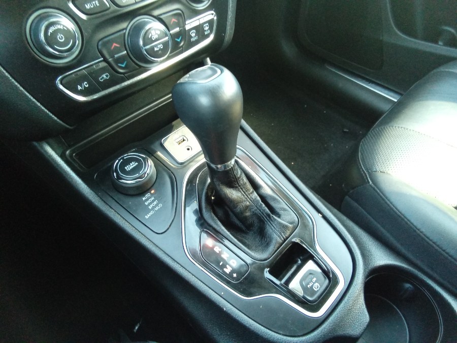2020 Jeep Cherokee Limited 4x4, available for sale in Irvington, New Jersey | NJ Used Cars Center. Irvington, New Jersey 2020 Jeep Cherokee Limited 4x4, available for sale in Irvington, New Jersey | NJ Used Cars Center. Irvington, New Jersey