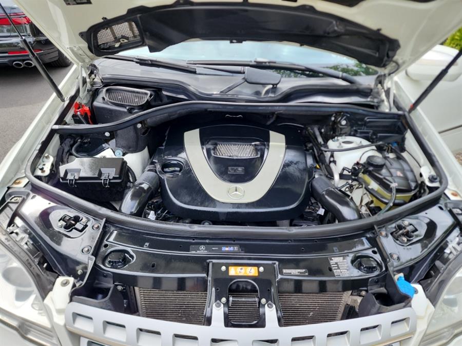 2010 Mercedes-Benz M-Class 4MATIC 4dr ML 350, available for sale in Islip, New York | L.I. Auto Gallery. Islip, New York 2010 Mercedes-Benz M-Class 4MATIC 4dr ML 350, available for sale in Islip, New York | L.I. Auto Gallery. Islip, New York