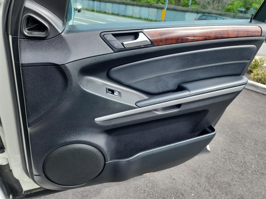 2010 Mercedes-Benz M-Class 4MATIC 4dr ML 350, available for sale in Islip, New York | L.I. Auto Gallery. Islip, New York 2010 Mercedes-Benz M-Class 4MATIC 4dr ML 350, available for sale in Islip, New York | L.I. Auto Gallery. Islip, New York