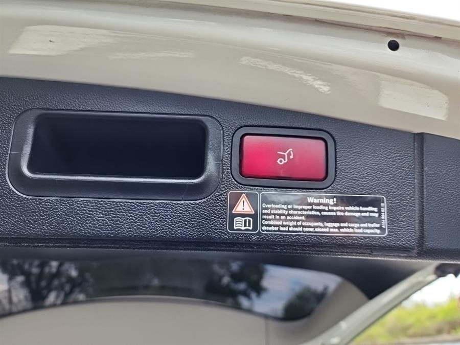 2010 Mercedes-Benz M-Class 4MATIC 4dr ML 350, available for sale in Islip, New York | L.I. Auto Gallery. Islip, New York 2010 Mercedes-Benz M-Class 4MATIC 4dr ML 350, available for sale in Islip, New York | L.I. Auto Gallery. Islip, New York