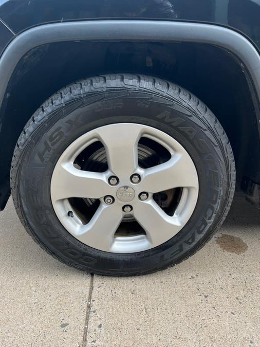 2012 Jeep Grand Cherokee 4WD 4dr Laredo, available for sale in New Britain, Connecticut | Supreme Automotive. New Britain, Connecticut 2012 Jeep Grand Cherokee 4WD 4dr Laredo, available for sale in New Britain, Connecticut | Supreme Automotive. New Britain, Connecticut