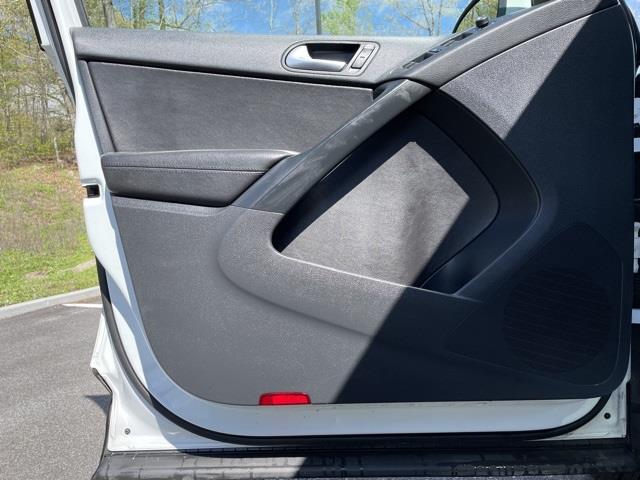 2016 Volkswagen Tiguan S, available for sale in Brookfield, Connecticut | Blasius Federal Road. Brookfield, Connecticut 2016 Volkswagen Tiguan S, available for sale in Brookfield, Connecticut | Blasius Federal Road. Brookfield, Connecticut