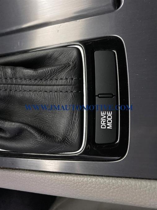 2016 Hyundai Genesis 4dr Sdn V6 3.8L AWD, available for sale in Naugatuck, Connecticut | J&M Automotive Sls&Svc LLC. Naugatuck, Connecticut 2016 Hyundai Genesis 4dr Sdn V6 3.8L AWD, available for sale in Naugatuck, Connecticut | J&M Automotive Sls&Svc LLC. Naugatuck, Connecticut