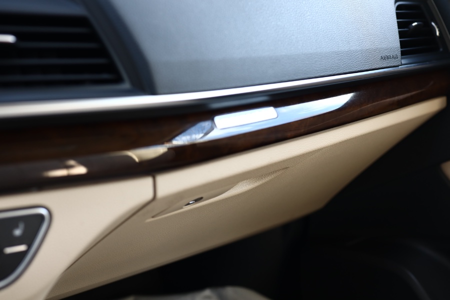 2019 Audi Q5 Premium Plus 45 TFSI quattro, available for sale in Jamaica, New York | Hillside Auto Mall Inc.. Jamaica, New York 2019 Audi Q5 Premium Plus 45 TFSI quattro, available for sale in Jamaica, New York | Hillside Auto Mall Inc.. Jamaica, New York