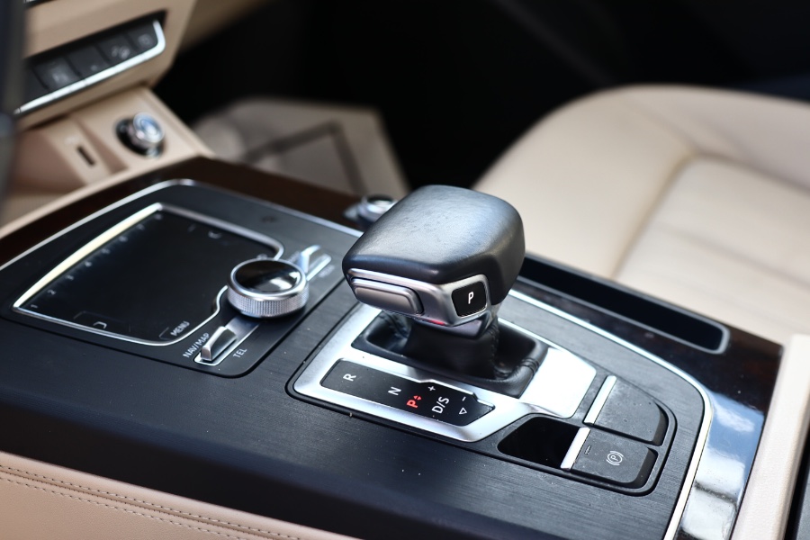 2019 Audi Q5 Premium Plus 45 TFSI quattro, available for sale in Jamaica, New York | Hillside Auto Mall Inc.. Jamaica, New York 2019 Audi Q5 Premium Plus 45 TFSI quattro, available for sale in Jamaica, New York | Hillside Auto Mall Inc.. Jamaica, New York