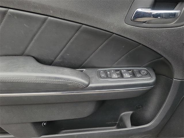 2014 Dodge Charger R/T, available for sale in Stratford, Connecticut | Wiz Leasing Inc. Stratford, Connecticut 2014 Dodge Charger R/T, available for sale in Stratford, Connecticut | Wiz Leasing Inc. Stratford, Connecticut
