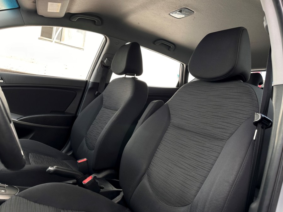 2017 Hyundai Accent SE Hatchback Auto, available for sale in Corona, California | Green Light Auto. Corona, California 2017 Hyundai Accent SE Hatchback Auto, available for sale in Corona, California | Green Light Auto. Corona, California