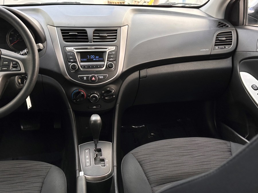 2017 Hyundai Accent SE Hatchback Auto, available for sale in Corona, California | Green Light Auto. Corona, California 2017 Hyundai Accent SE Hatchback Auto, available for sale in Corona, California | Green Light Auto. Corona, California