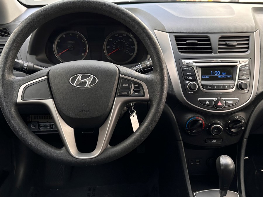 2017 Hyundai Accent SE Hatchback Auto, available for sale in Corona, California | Green Light Auto. Corona, California 2017 Hyundai Accent SE Hatchback Auto, available for sale in Corona, California | Green Light Auto. Corona, California