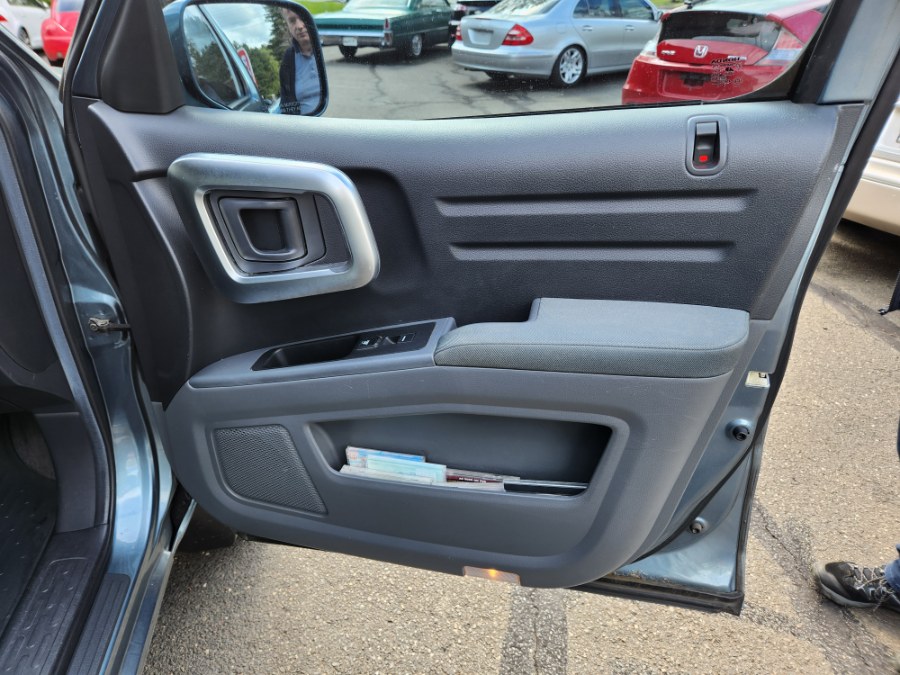2006 Honda Ridgeline RTS AT, available for sale in Bristol, Connecticut | Dealmax Motors LLC. Bristol, Connecticut 2006 Honda Ridgeline RTS AT, available for sale in Bristol, Connecticut | Dealmax Motors LLC. Bristol, Connecticut